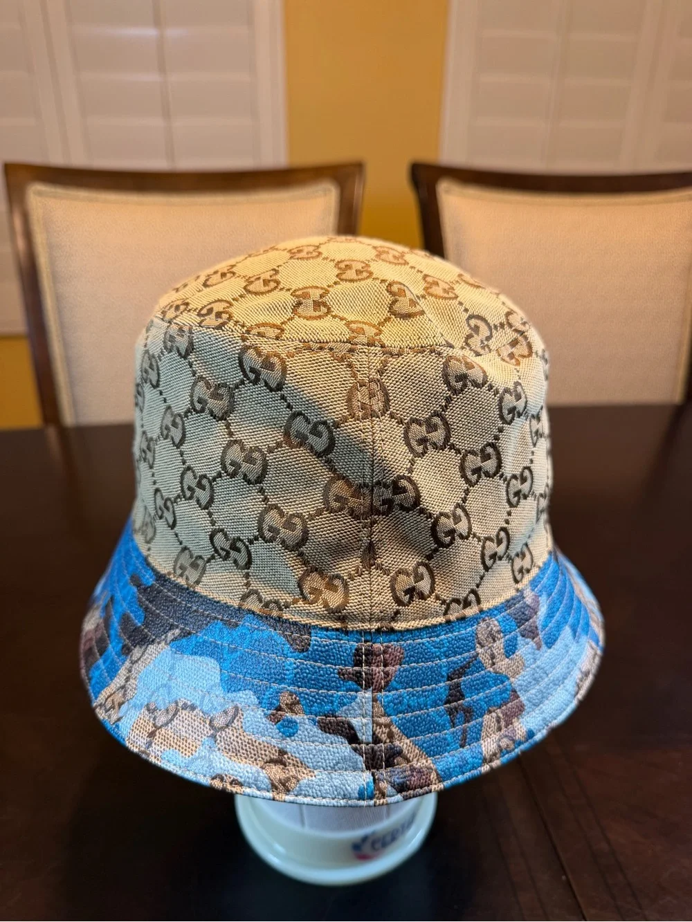 New Authentic Gucci GG Supreme Logo Blue Camo Bucket Hat Tan Blue Size M